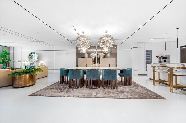 Building Photo - 300 Biscayne Blvd Way