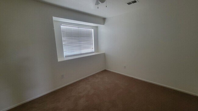 Building Photo - 8617 Beaver Dr