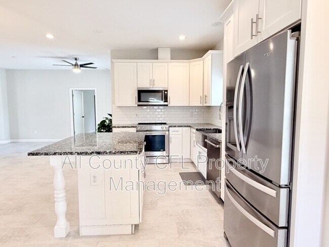 Building Photo - 2408 Corrine Dr