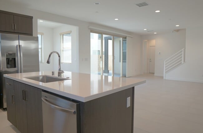 Building Photo - 74371 Nichols Dr
