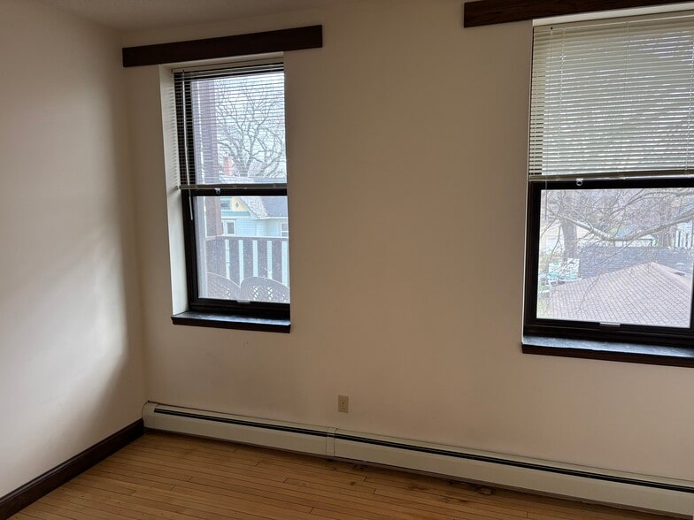 Second Bedroom - 913 Abbott St