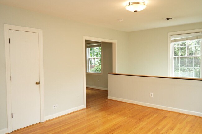 Building Photo - 101 Bollingwood Rd