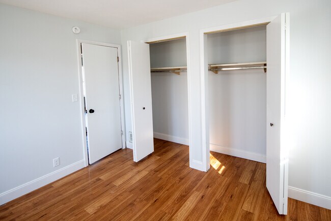 Building Photo - 152 Pierre Pl