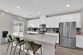 Building Photo - 2205 Ozzy Ave