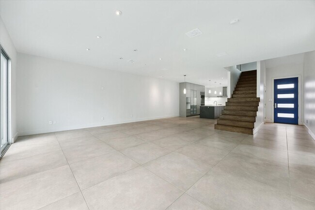 Building Photo - 1222 Marconi St