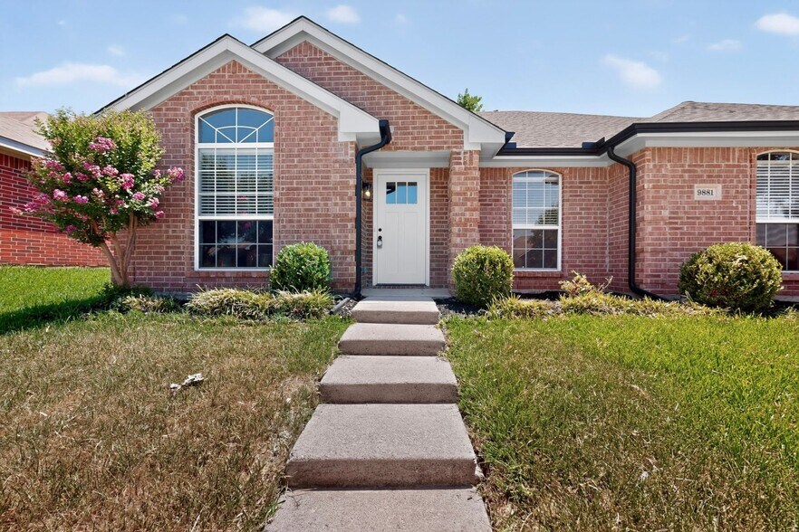 Building Photo - 9881 Cambridge Dr