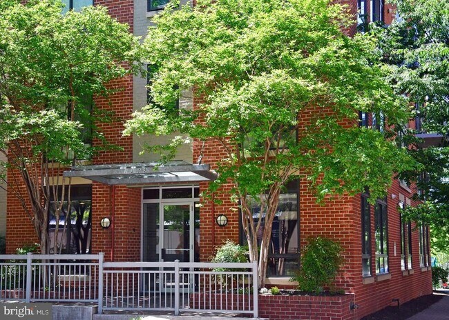 Building Photo - 1200 N Hartford St