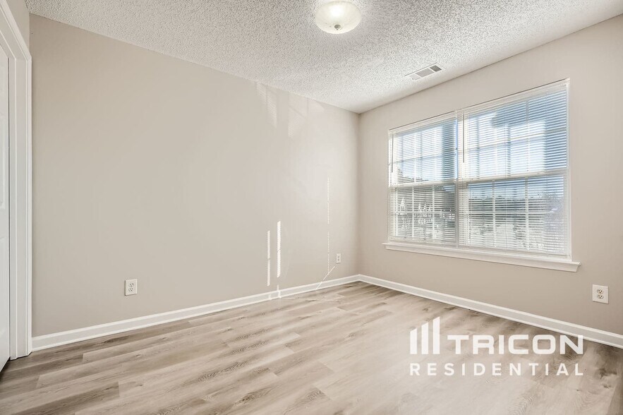 Building Photo - 740 Parkway Rd