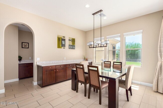 Building Photo - Gorgeous 5 bed 4.5 bath single level home in Scottsdale