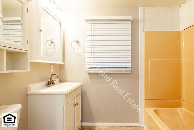 Building Photo - 6305 Salge Dr