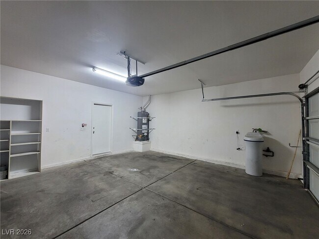 Building Photo - 9497 Rainfall Ave