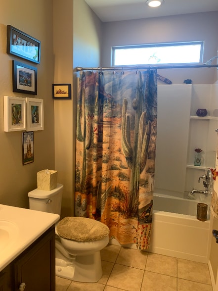 Building Photo - 4518 N Petersburg Dr