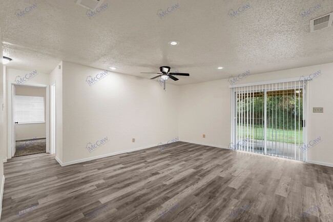 Building Photo - Great 3/1.5/1 Home in Balch Springs!