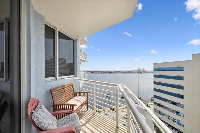 Building Photo - 1551 N Flagler Dr