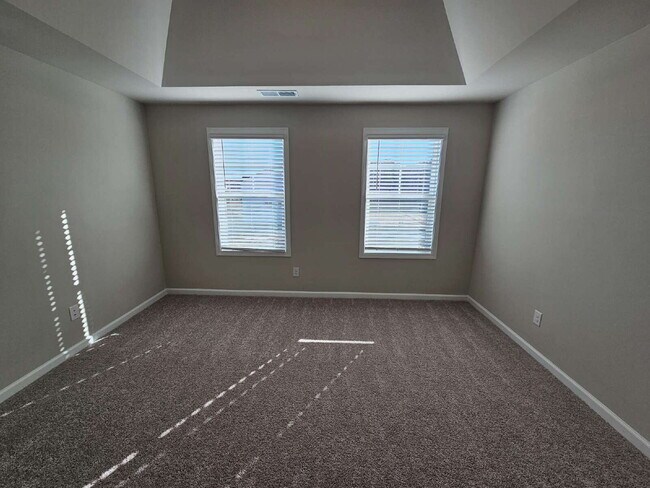 Building Photo - 4 Silver Ln