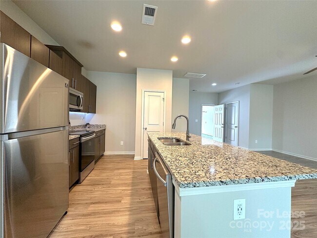 Building Photo - 228 Overstone Ct