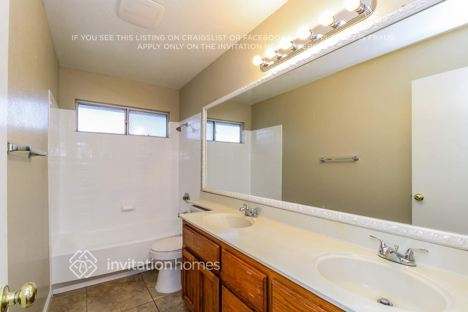 Building Photo - 702 Canyon Creek Way