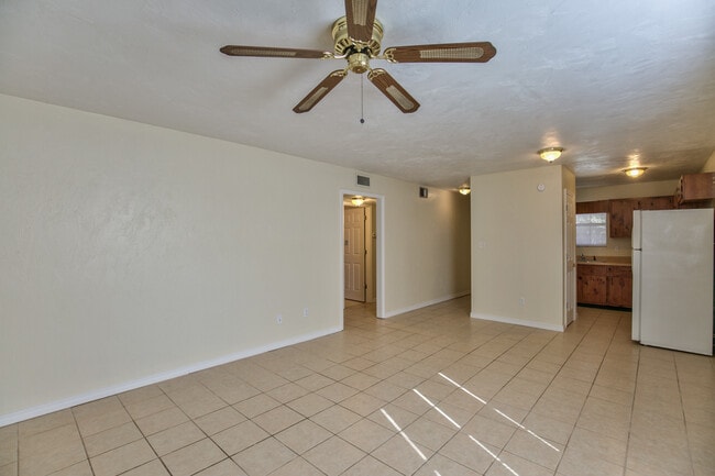Building Photo - 2454 Wren Hollow Dr