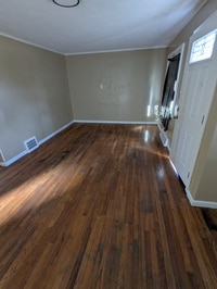 Building Photo - 1604 Maple Dr