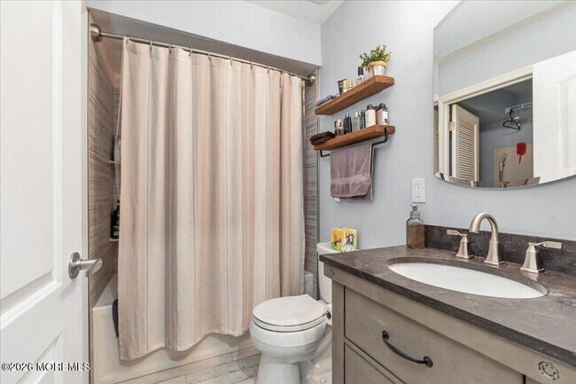 Building Photo - 114 Wellington Pl