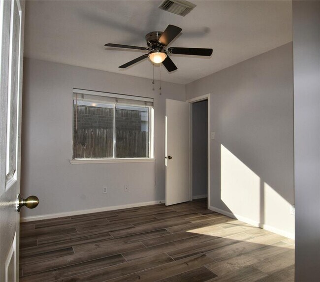 Building Photo - 7311 Harpers Dr