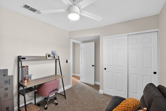 Building Photo - Spacious 4BR House in Scottsdale