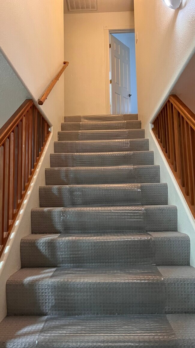 Building Photo - 14385 Holmwood Dr