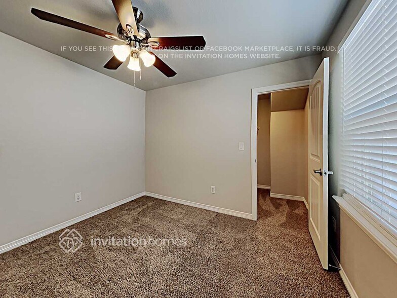 Building Photo - 10833 Pigeon Dr