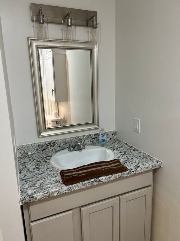Building Photo - 109 Sorority Dr