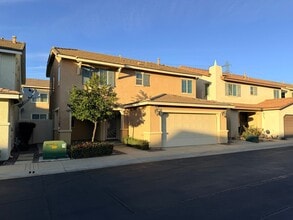 Building Photo - Estrella home for rent!