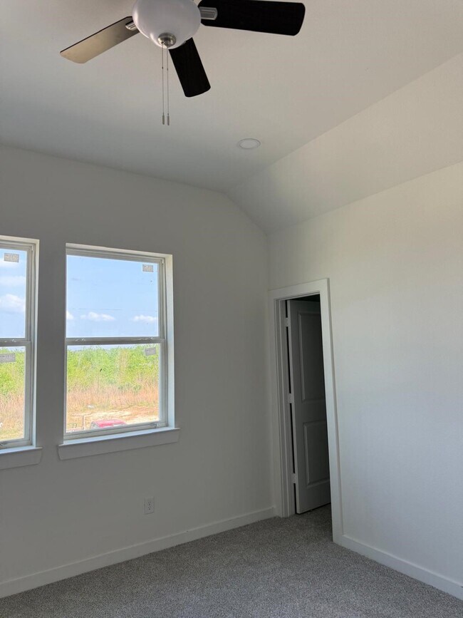 Building Photo - 6149 Rd 5503