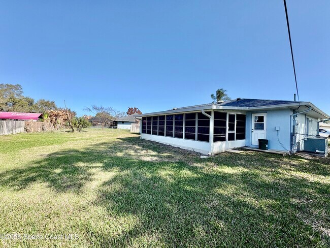 Building Photo - 585 Crystal Mist Rd NW