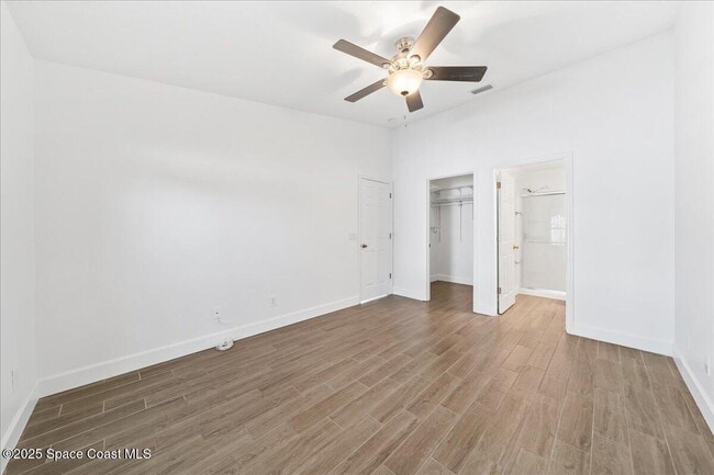 Building Photo - 890 Luminary Cir