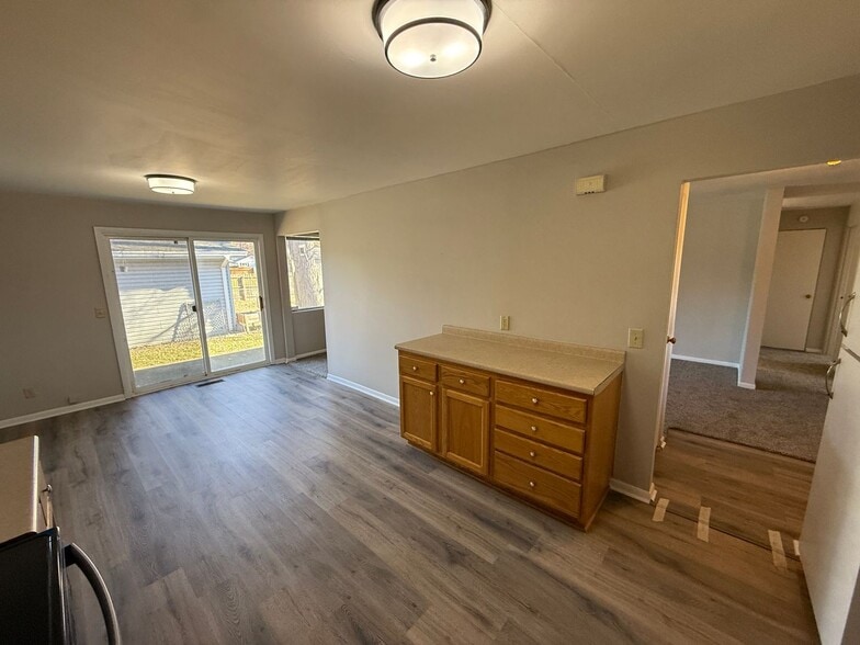 Building Photo - 4918 Dwight Dr