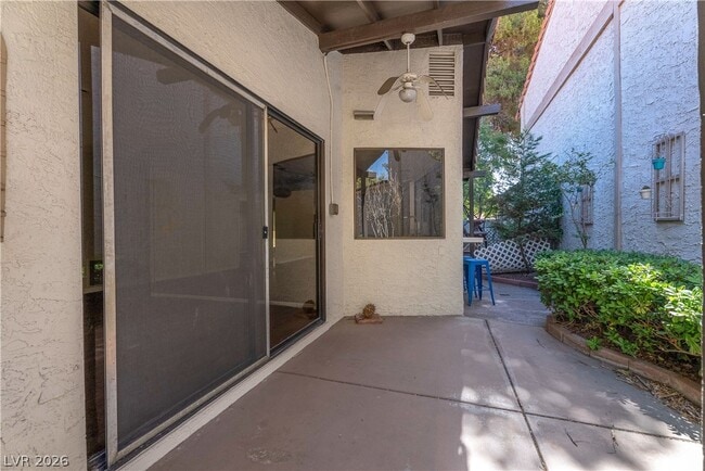 Building Photo - 2204 Plaza Del Robles