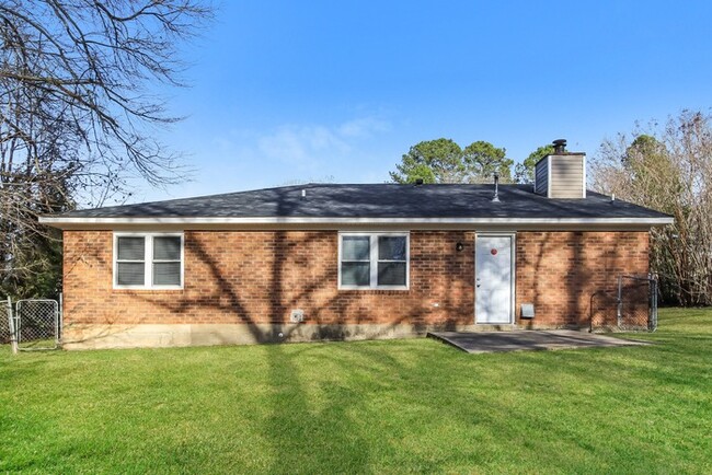 Building Photo - Classic Brick 3 Bedroom in Hephzibah