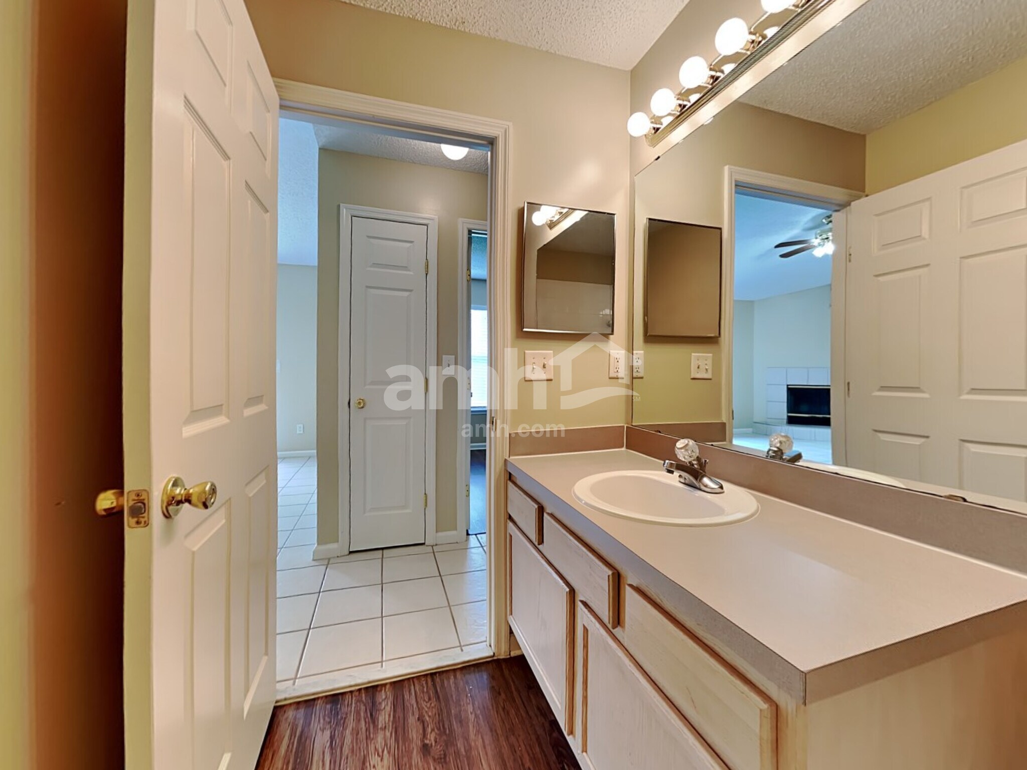 Building Photo - 3370 Westfield Dr