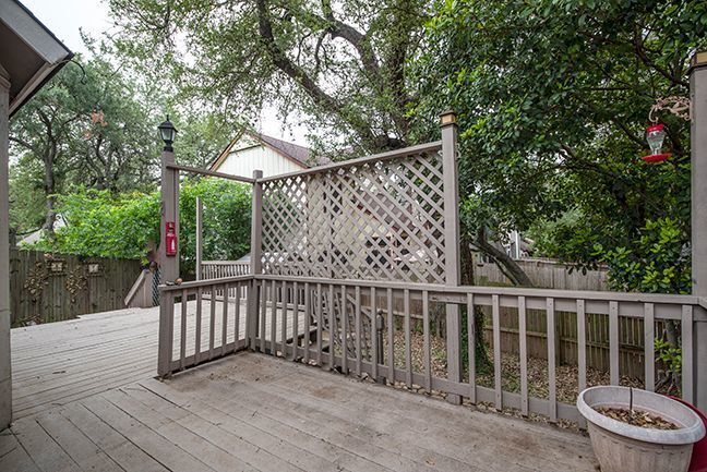 Building Photo - "Charming 3-Bedroom Sanctuary with 2 Full ...