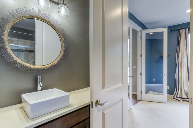 Building Photo - Gorgeous Large Home