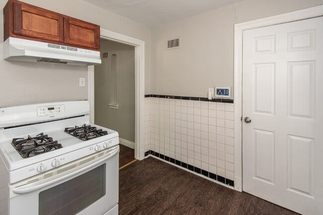 Building Photo - 320 Henquin Dr