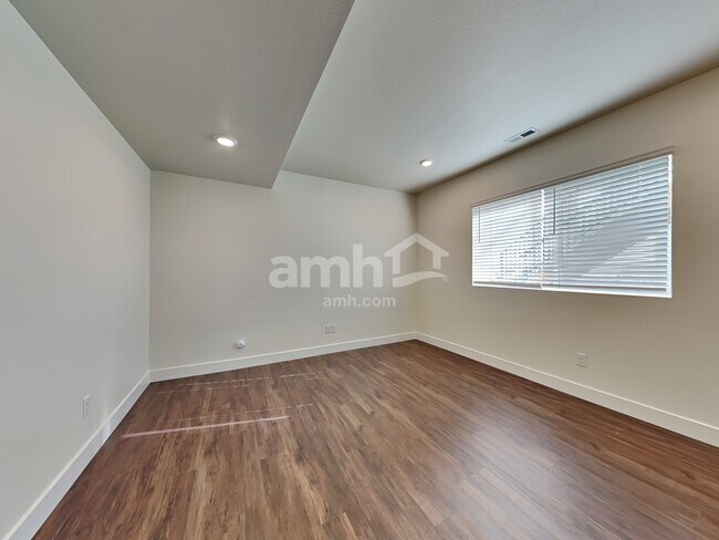 Building Photo - 3985 Ryedale Wy