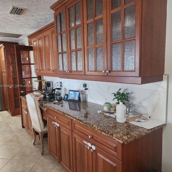 Building Photo - 6101 Palmetto Dr