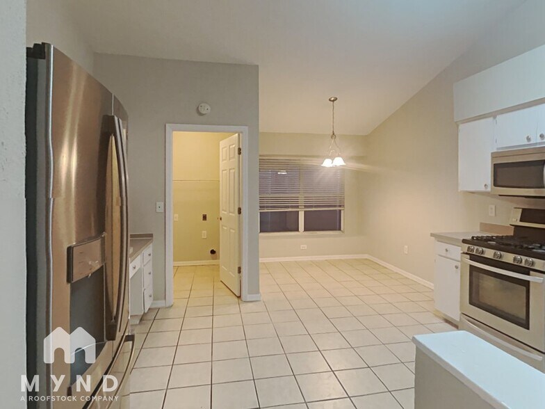Building Photo - 1328 Maximilian Dr