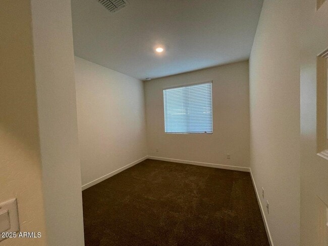 Building Photo - 16739 W Sand Hills Rd