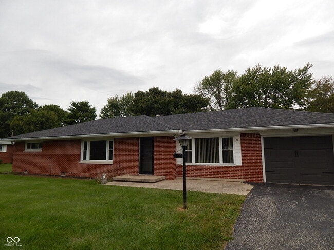 Primary Photo - 178 Easy St