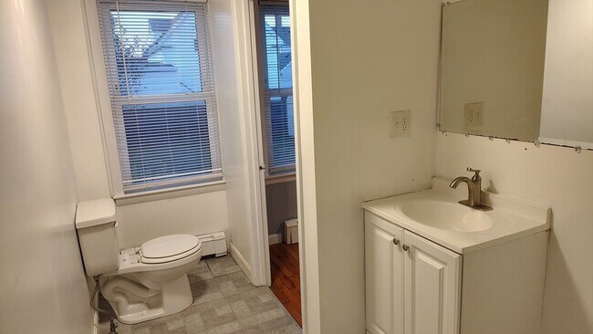 Building Photo - 11 Jackson St