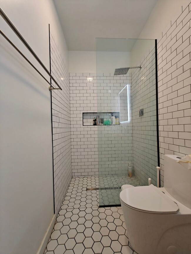 Building Photo - BEAUTIFUL 3BD/3BTH single family home for rent!