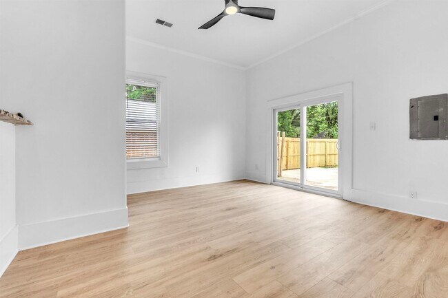 Building Photo - 1721 Nelson Ave