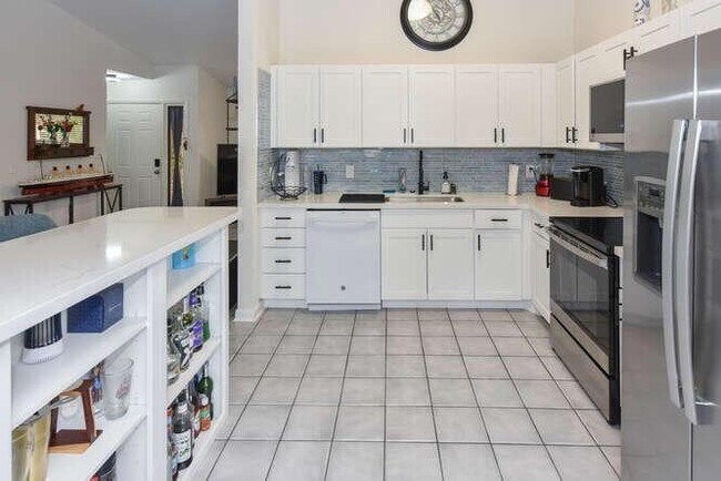 Building Photo - 108 Sherwood Cir