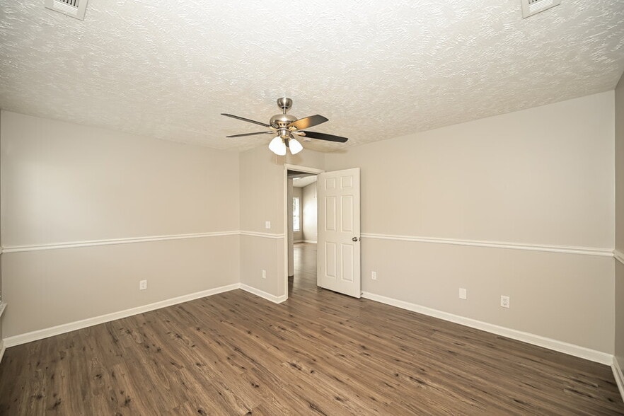 Building Photo - 4002 Deer Run Trace